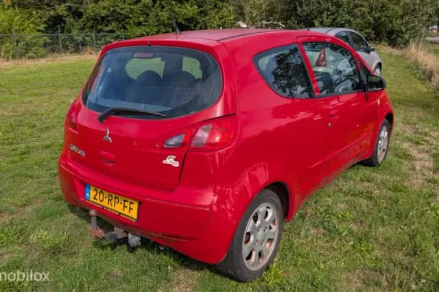 Mitsubishi Colt (2005) thumbnail 3