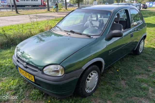 Opel Corsa (1997) thumbnail 2