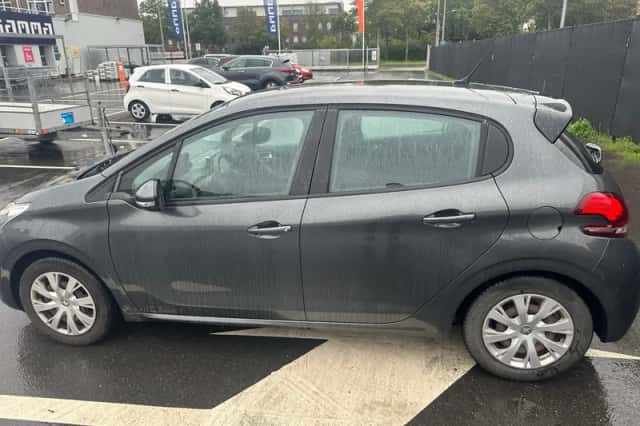 Peugeot 208 (2017) thumbnail 3