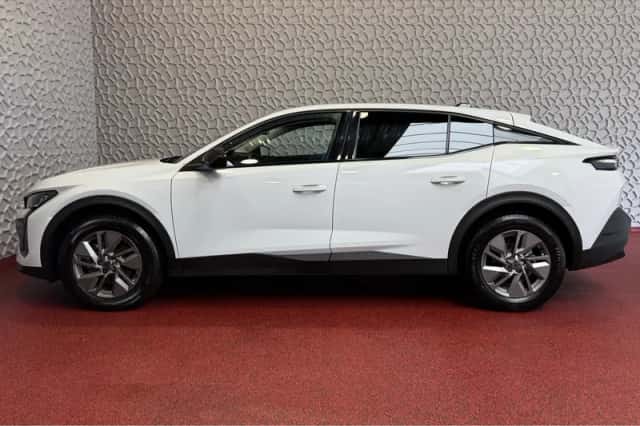 Peugeot 408 (2024) thumbnail 3