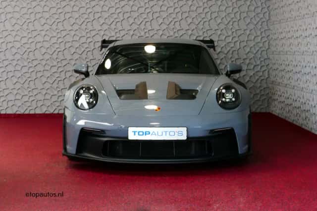 Porsche 911 (2023) thumbnail 3