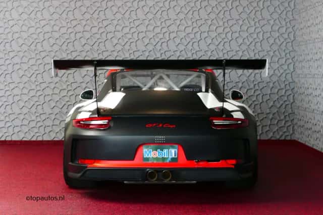 Porsche 911 (2017) thumbnail 4