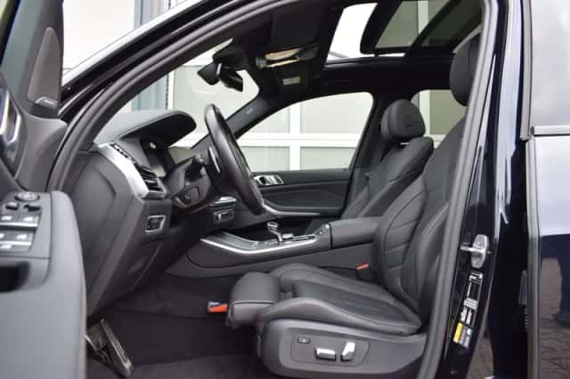 BMW X5 (2023) thumbnail 5