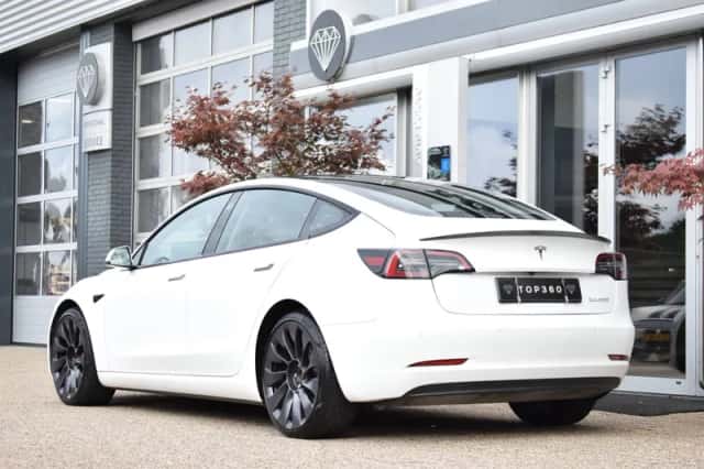 Tesla Model 3 (2021) thumbnail 3