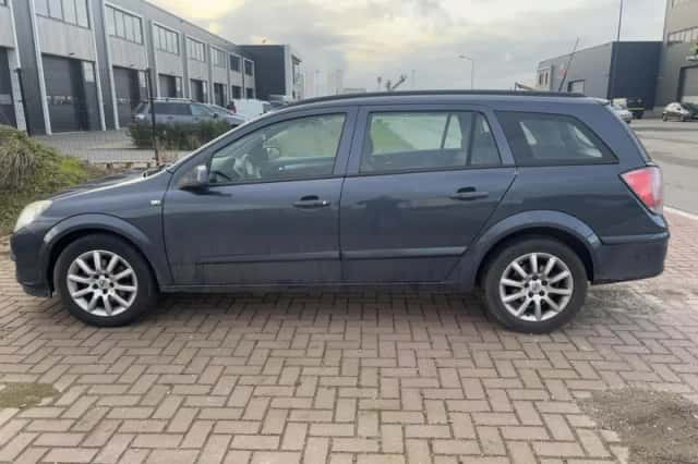 Opel Astra (2006) thumbnail 4