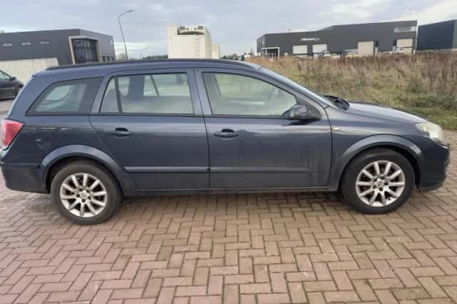 Opel Astra (2006) thumbnail 5