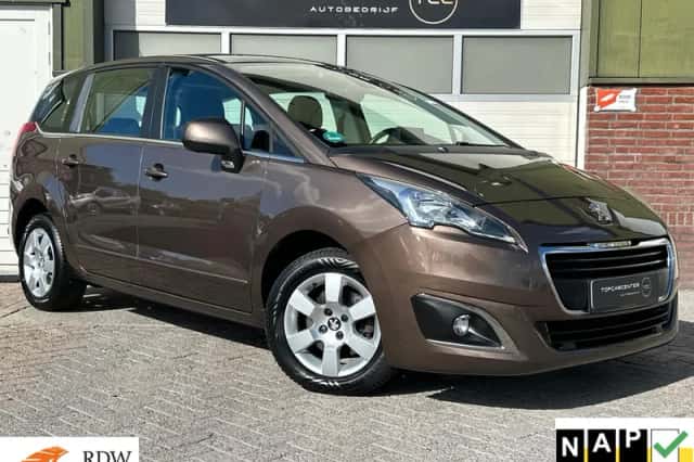 Peugeot 5008 (2016) thumbnail 1