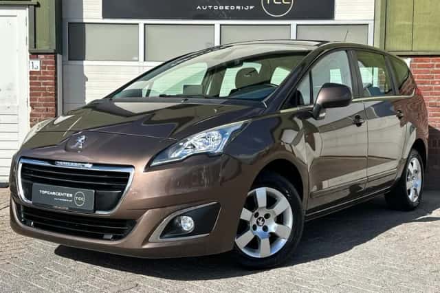 Peugeot 5008 (2016) thumbnail 3
