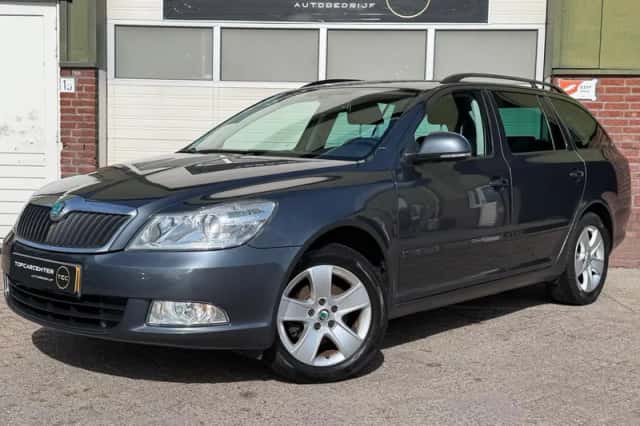 Škoda Octavia (2011) thumbnail 3