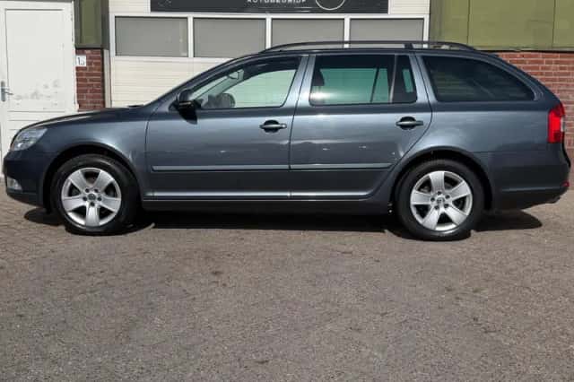 Škoda Octavia (2011) thumbnail 4
