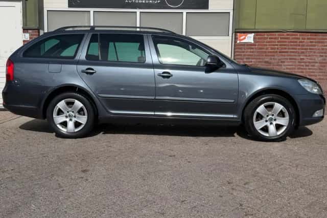 Škoda Octavia (2011) thumbnail 5
