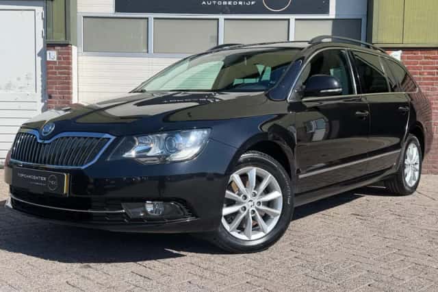 Škoda Superb (2014) thumbnail 3