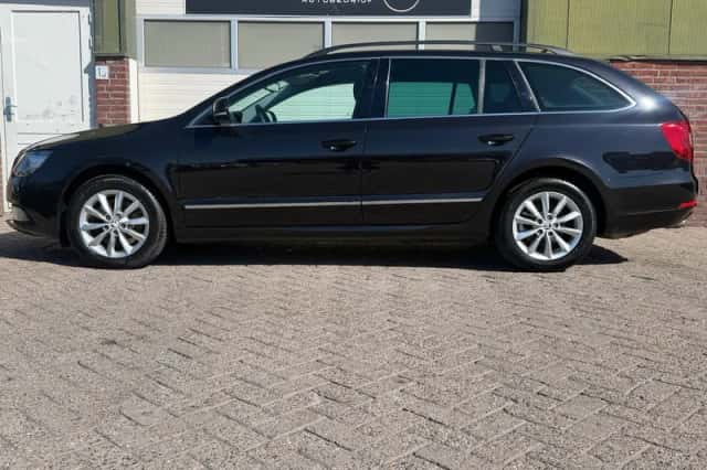 Škoda Superb (2014) thumbnail 4