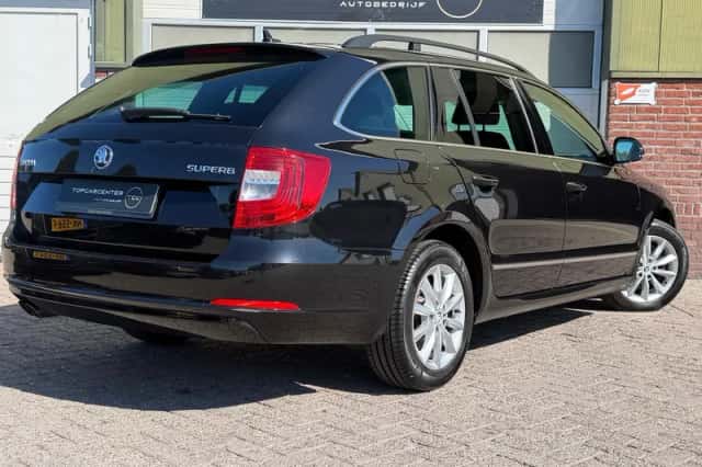 Škoda Superb (2014) thumbnail 6