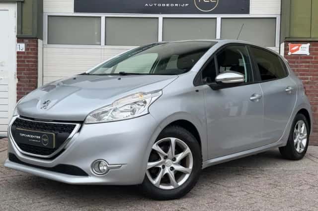 Peugeot 208 (2015) thumbnail 3