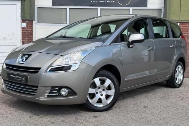 Peugeot 5008 (2010) thumbnail 3