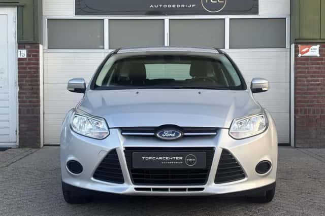 Ford Focus (2013) thumbnail 2