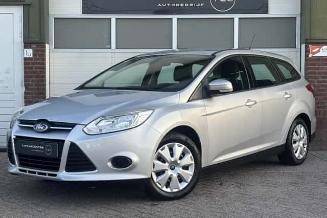 Ford Focus (2013) thumbnail 3