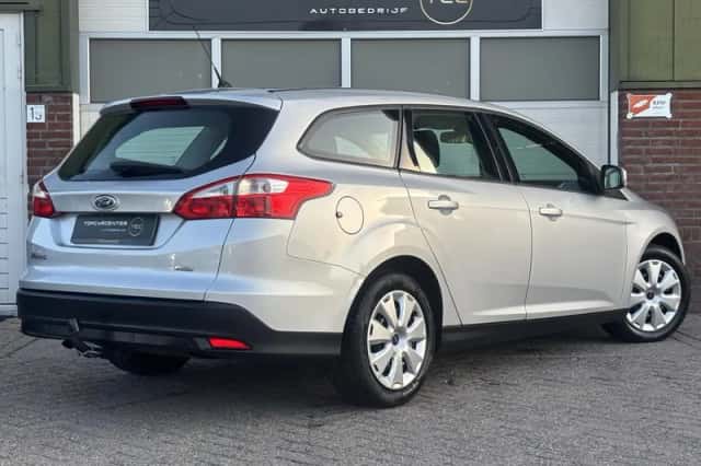 Ford Focus (2013) thumbnail 6