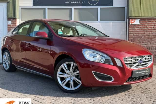 Volvo S60 (2013) thumbnail 1