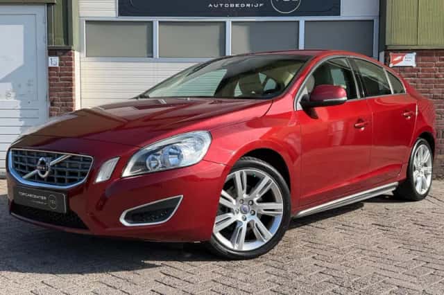 Volvo S60 (2013) thumbnail 3