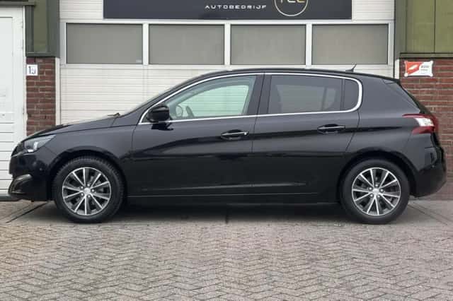 Peugeot 308 (2015) thumbnail 4