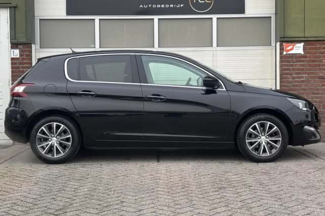 Peugeot 308 (2015) thumbnail 5