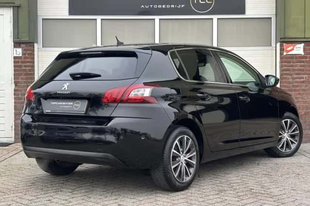 Peugeot 308 (2015) thumbnail 6