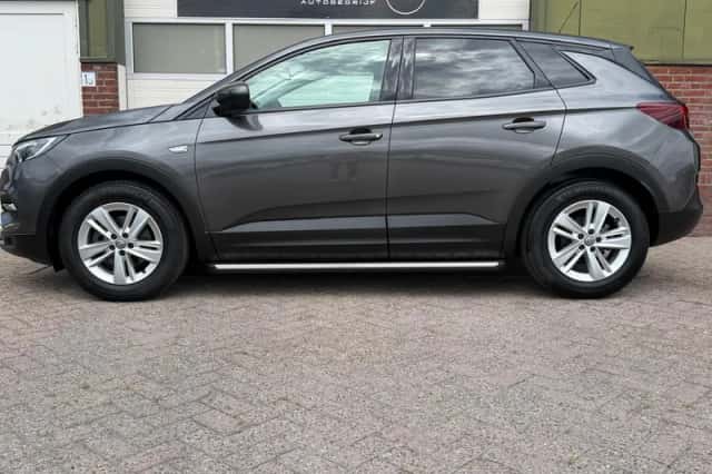 Opel Grandland (2018) thumbnail 4