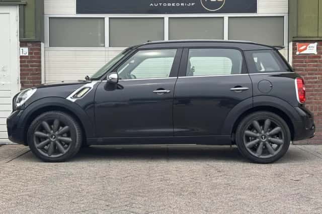 MINI Countryman (2012) thumbnail 4