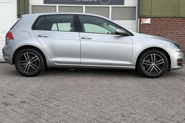 Volkswagen Golf (2013) thumbnail 5