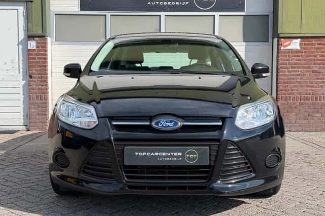 Ford Focus (2014) thumbnail 2