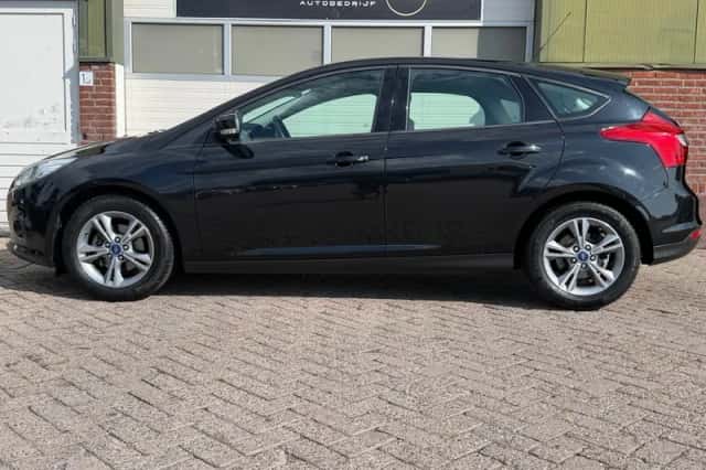 Ford Focus (2014) thumbnail 4