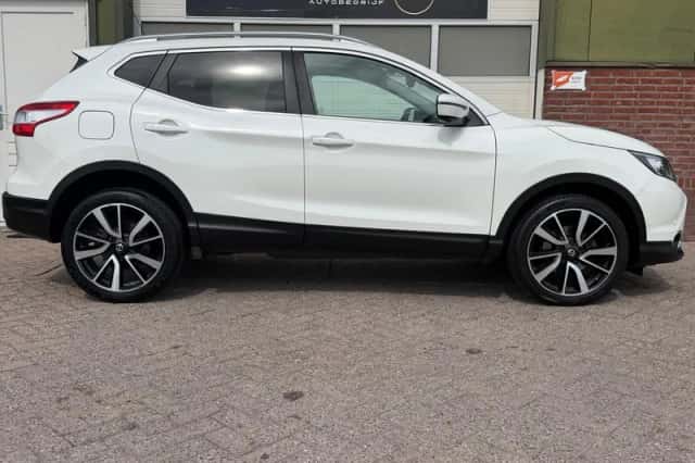 Nissan Qashqai (2016) thumbnail 5