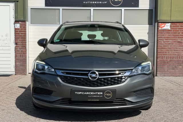 Opel Astra (2018) thumbnail 2