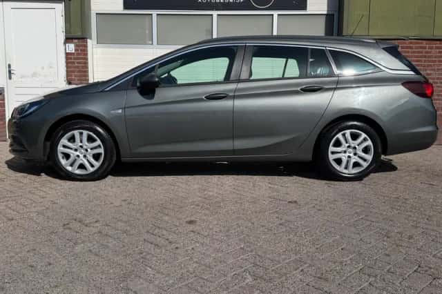 Opel Astra (2018) thumbnail 4