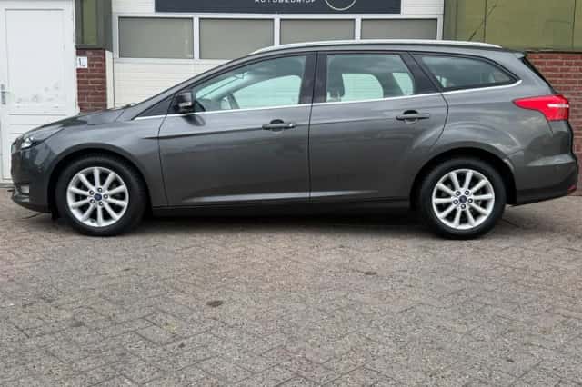 Ford Focus (2016) thumbnail 4