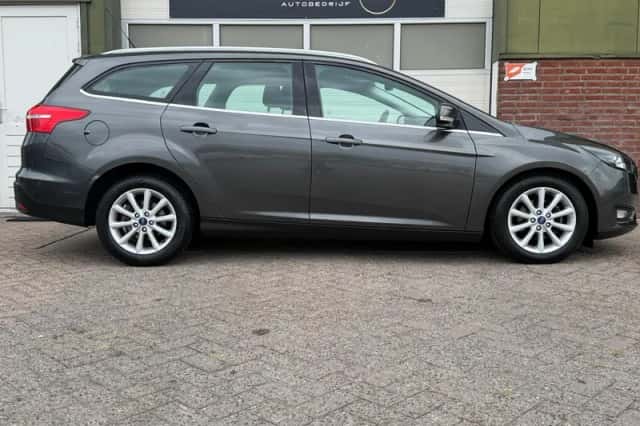 Ford Focus (2016) thumbnail 5