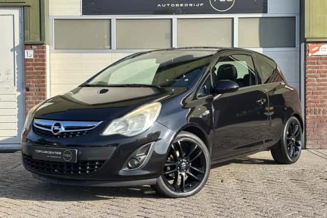 Opel Corsa (2011) thumbnail 3