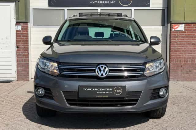 Volkswagen Tiguan (2012) thumbnail 2