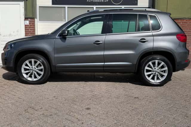 Volkswagen Tiguan (2012) thumbnail 4