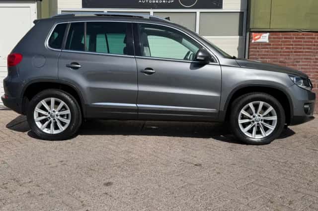 Volkswagen Tiguan (2012) thumbnail 5