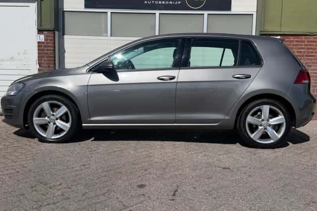 Volkswagen Golf (2013) thumbnail 4