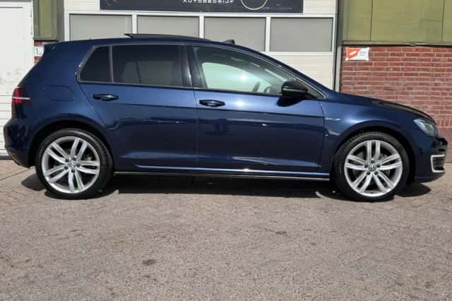 Volkswagen Golf (2015) thumbnail 5