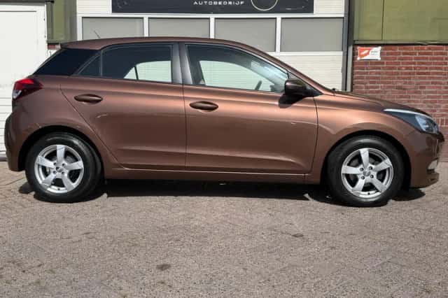 Hyundai i20 (2016) thumbnail 5