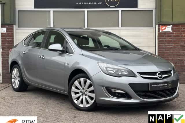 Opel Astra (2013) thumbnail 1