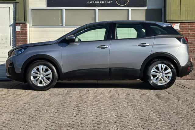 Peugeot 3008 (2017) thumbnail 4