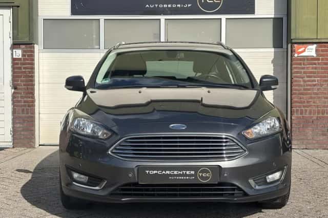 Ford Focus (2015) thumbnail 2