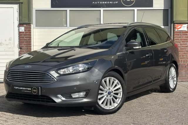 Ford Focus (2015) thumbnail 3