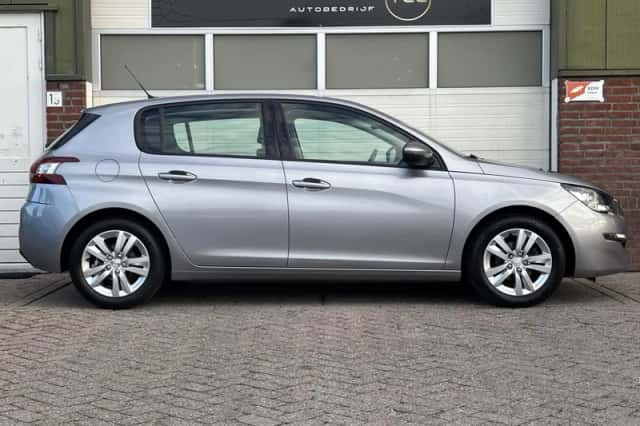 Peugeot 308 (2014) thumbnail 5